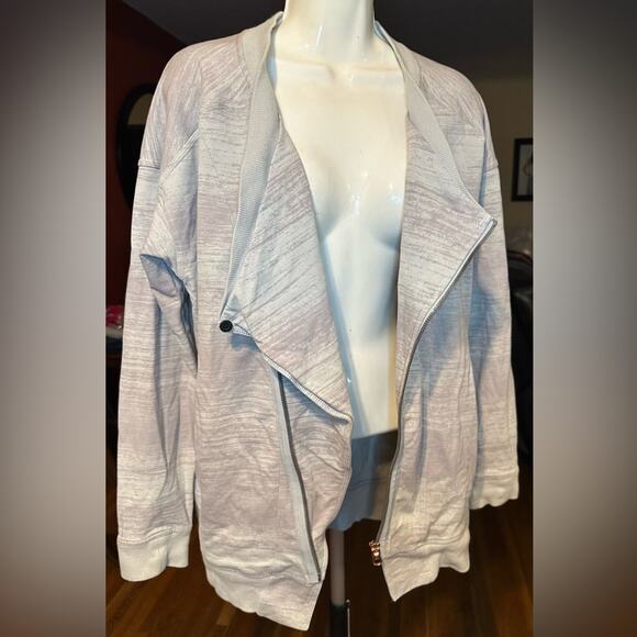 Gently used Lululemon Mula Bundle Wrap Righteous Stripe Silver Spoon sz 6 - Picture 8 of 9